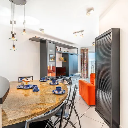 Apartment In Oostduinkerke With Garage 东代恩凯尔克