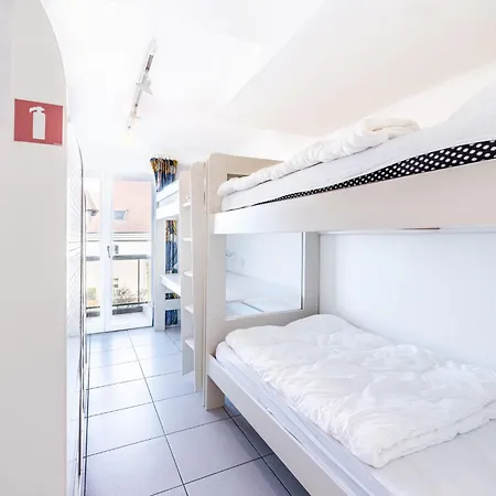 Apartment In Oostduinkerke With Garage 公寓